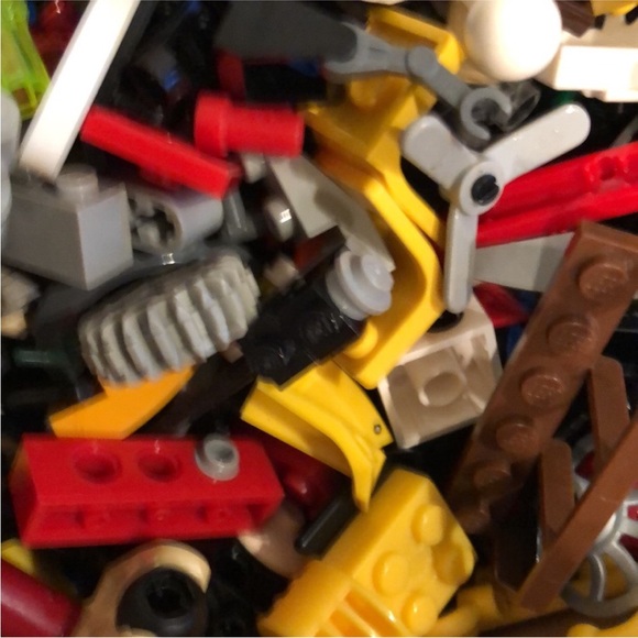 2 pounds assorted Lego Pieces - Picture 2 of 8